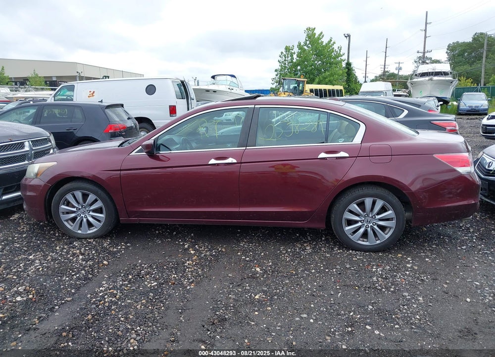 2011 HONDA ACCORD 3.5 EX-L VIN: 1HGCP3F81BA012647