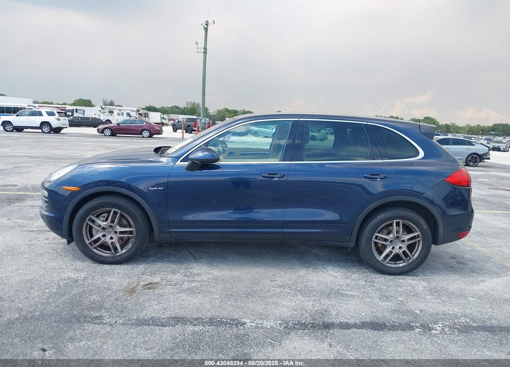 2011 PORSCHE CAYENNE VIN: WP1AE2A27BLA94332
