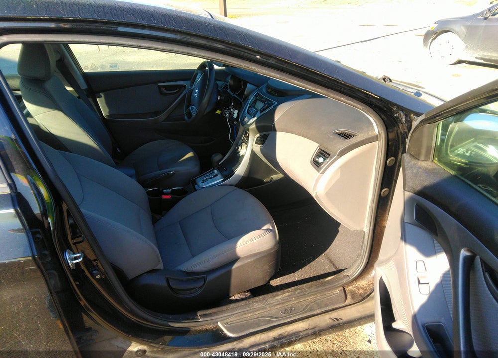 2011 HYUNDAI ELANTRA VIN: 5NPDH4AE6BH015801