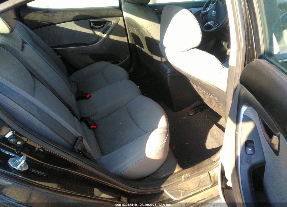 2011 HYUNDAI ELANTRA VIN: 5NPDH4AE6BH015801