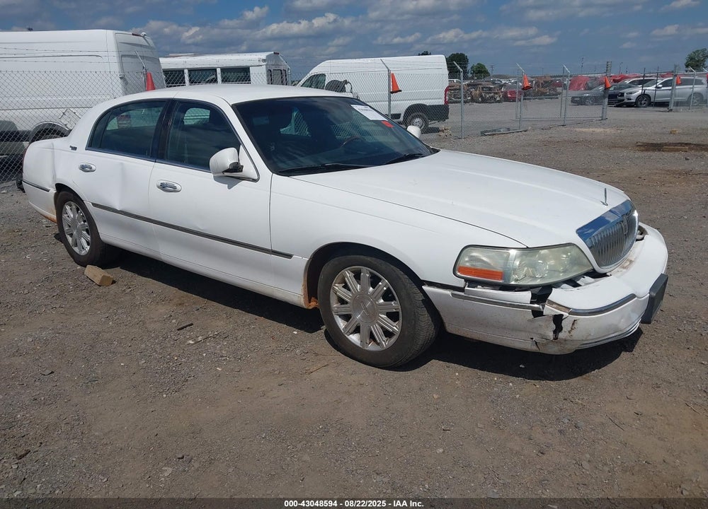 2010 LINCOLN TOWN CAR SIGNATURE LIMITED VIN: 2LNBL8CV0AX626426