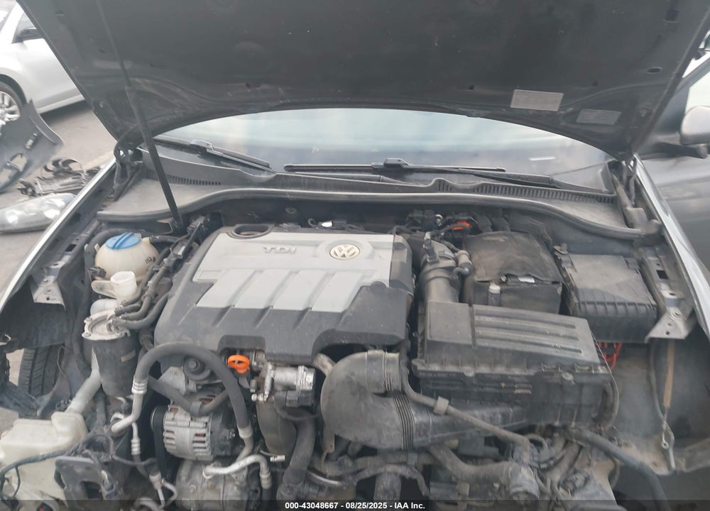2013 VOLKSWAGEN GOLF VIN: WVWDM7AJXDW023813