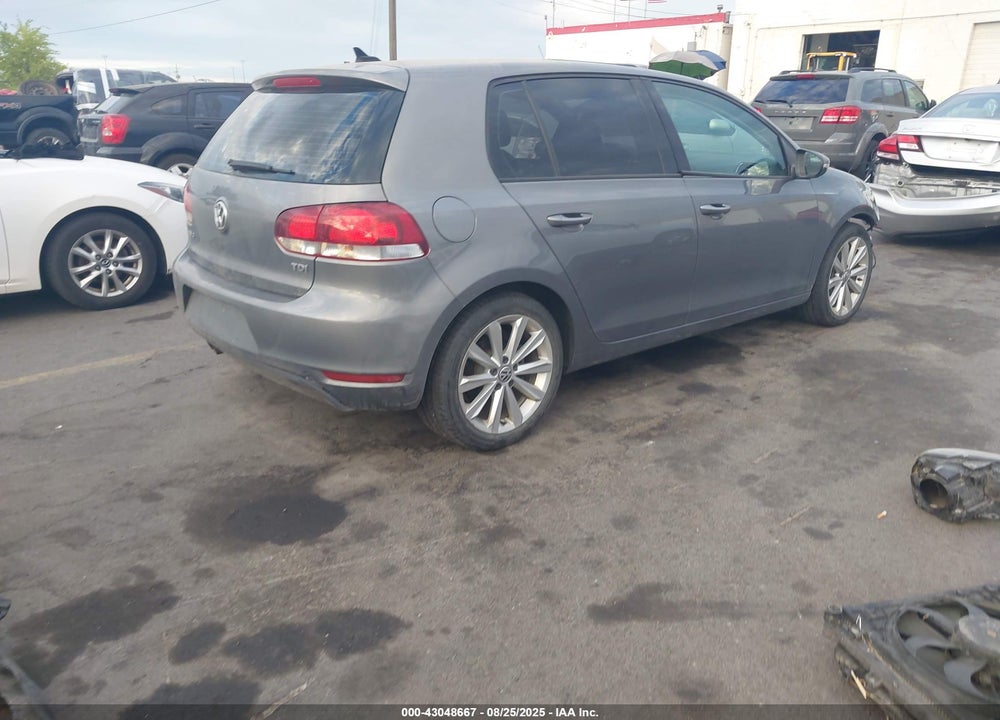 2013 VOLKSWAGEN GOLF VIN: WVWDM7AJXDW023813