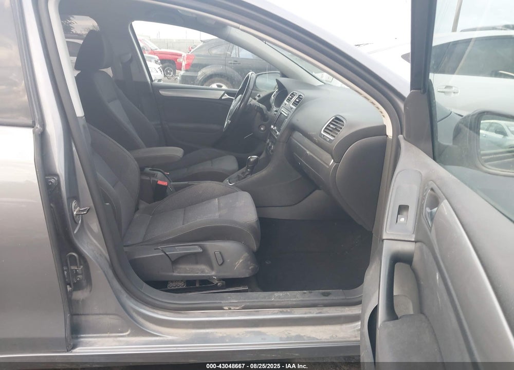 2013 VOLKSWAGEN GOLF VIN: WVWDM7AJXDW023813