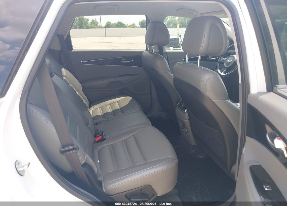 2016 KIA SORENTO VIN: 5XYPHDA18GG010818