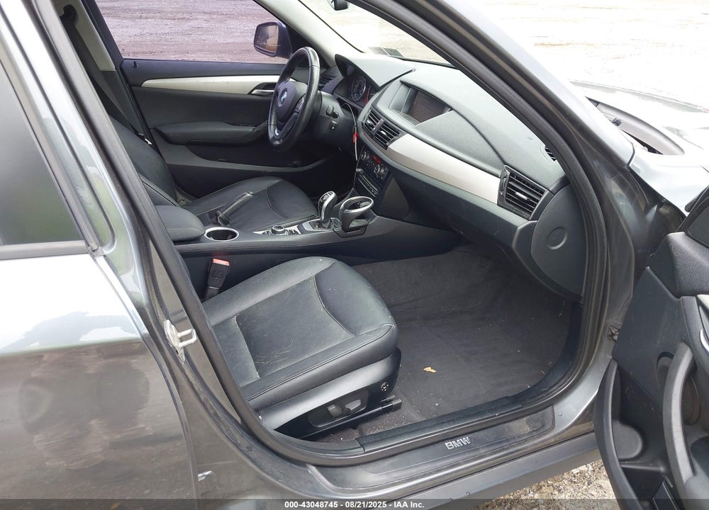 2015 BMW X1 VIN: WBAVL1C57FVY34379