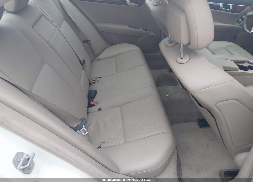 2012 MERCEDES-BENZ C CLASS VIN: WDDGF4HB6CA628109