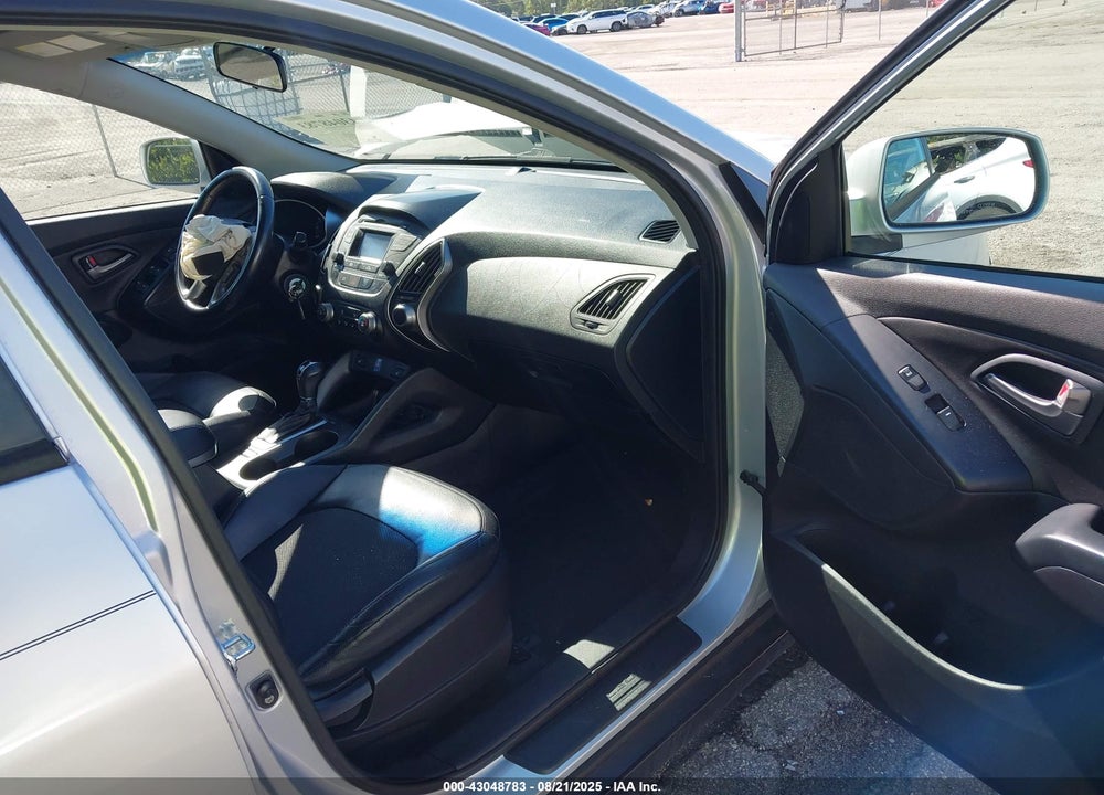2014 HYUNDAI TUCSON SE VIN: KM8JU3AGXEU924902