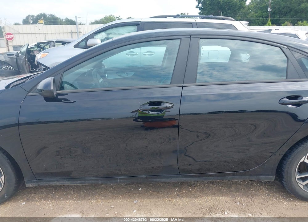 2023 KIA FORTE LXS VIN: 3KPF24AD8PE687775