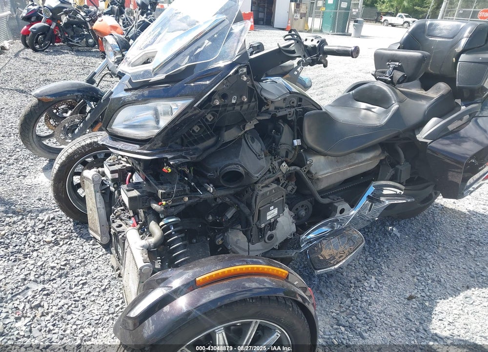 2014 CAN-AM SPYDER ROADSTER RT/RTS/RT LIMITED VIN: 2BXNBDD10EV006492