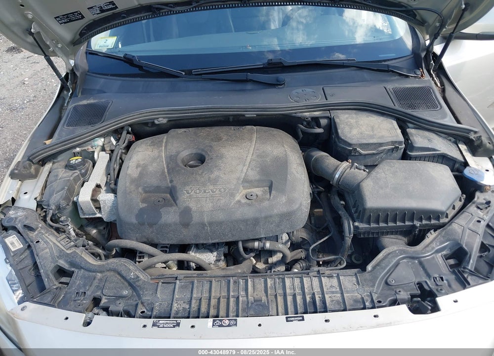 2017 VOLVO V60 VIN: YV140MEKXH1332451