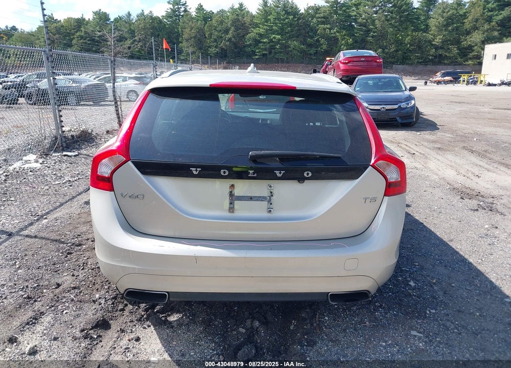2017 VOLVO V60 VIN: YV140MEKXH1332451