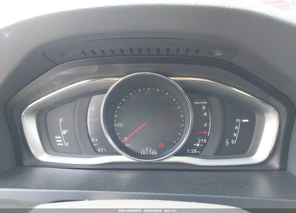 2017 VOLVO V60 VIN: YV140MEKXH1332451