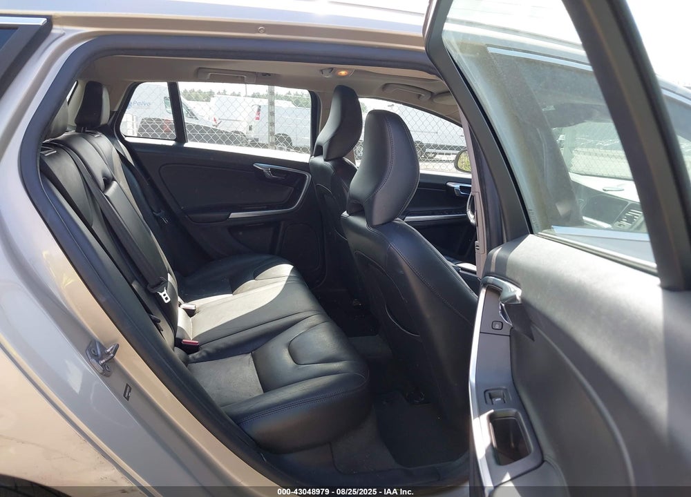 2017 VOLVO V60 VIN: YV140MEKXH1332451