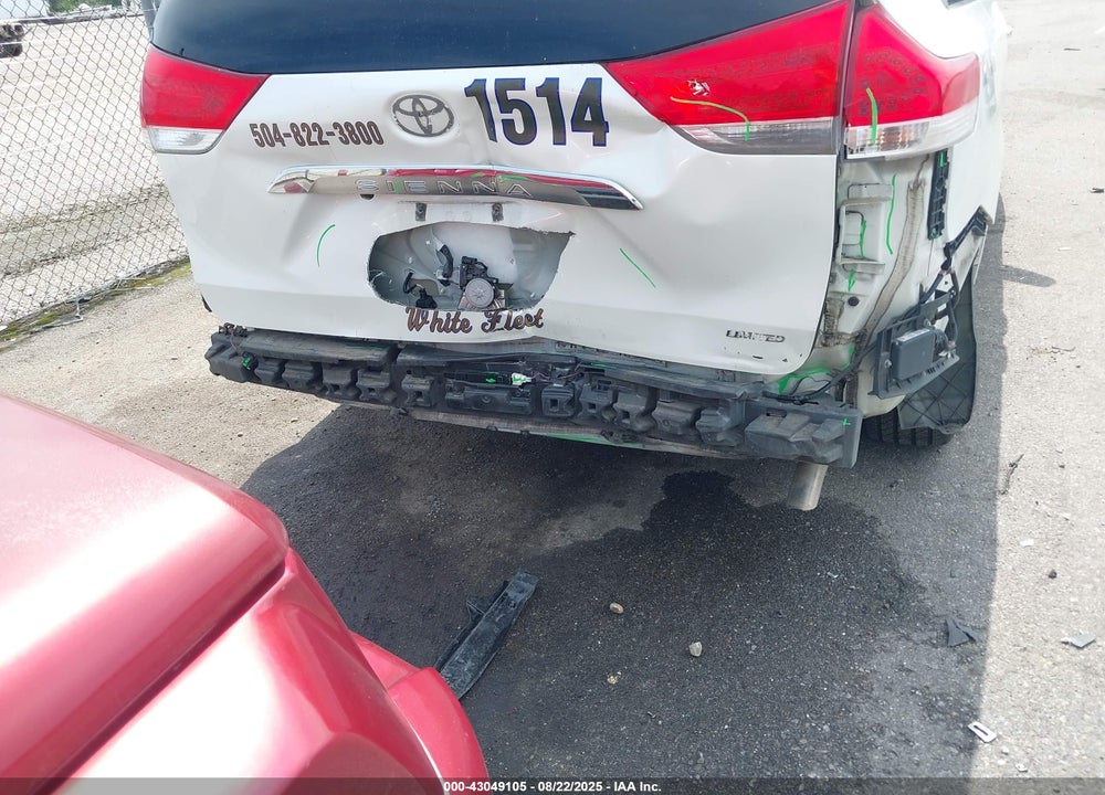 2014 TOYOTA SIENNA LIMITED V6 7 PASSENGER VIN: 5TDYK3DC0ES474439