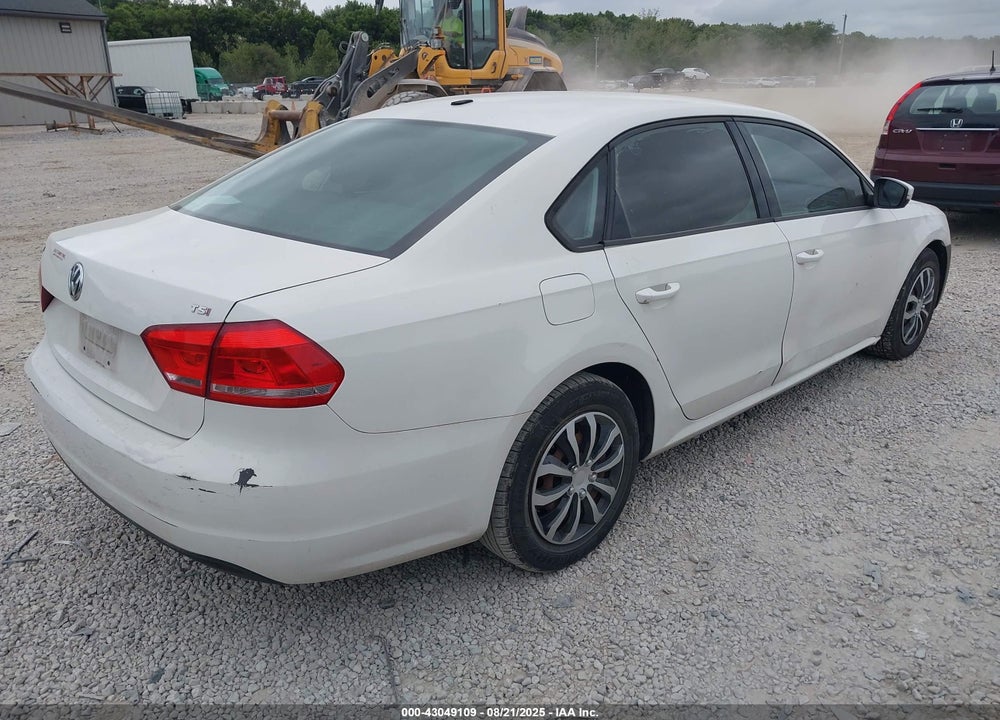 2015 VOLKSWAGEN PASSAT VIN: 1VWAT7A36FC042383