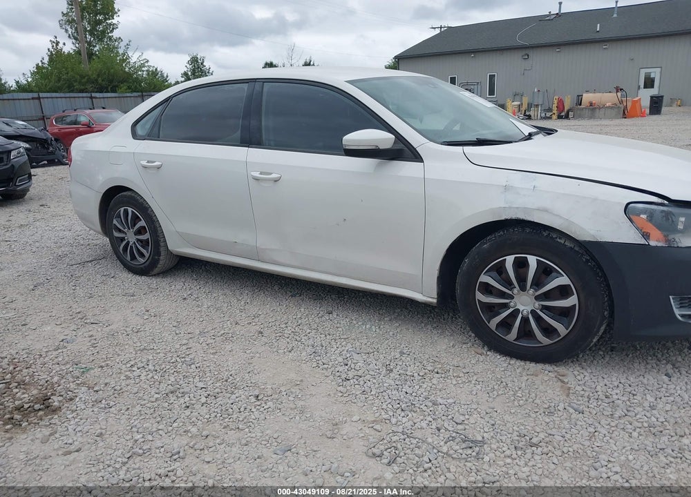 2015 VOLKSWAGEN PASSAT VIN: 1VWAT7A36FC042383