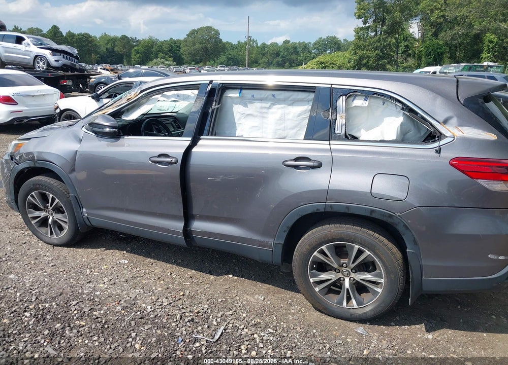 2019 TOYOTA HIGHLANDER LE VIN: 5TDBZRFH8KS917753