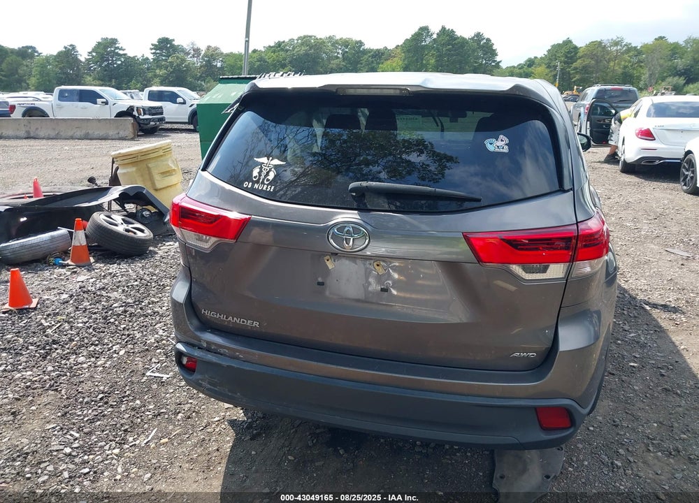 2019 TOYOTA HIGHLANDER LE VIN: 5TDBZRFH8KS917753