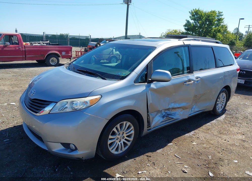 2011 TOYOTA SIENNA XLE V6 VIN: 5TDYK3DC5BS042652
