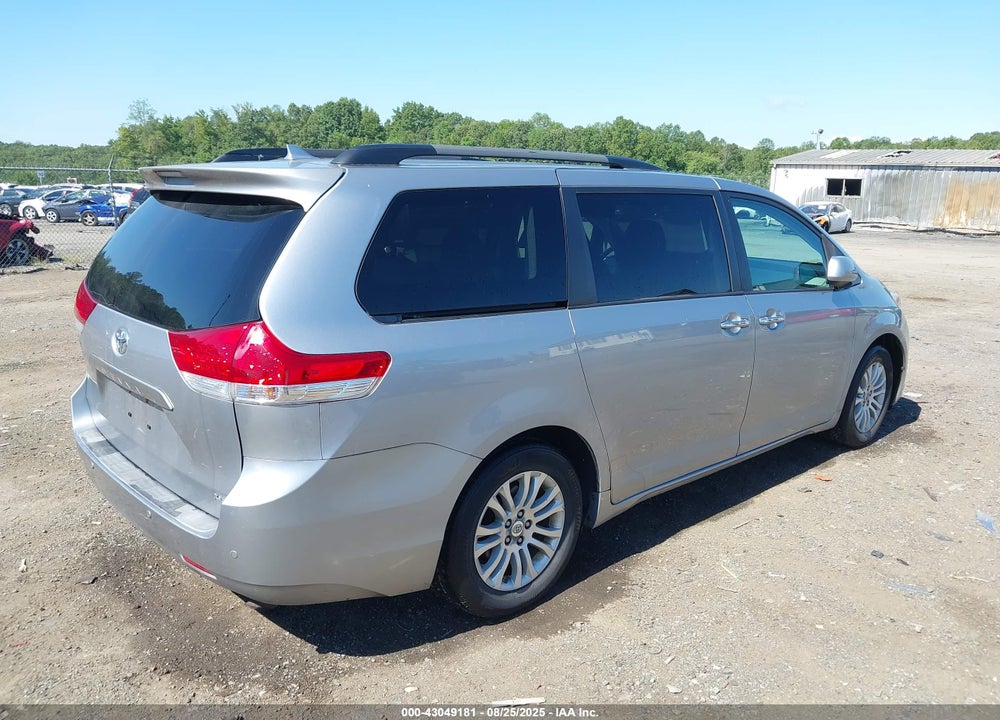 2011 TOYOTA SIENNA XLE V6 VIN: 5TDYK3DC5BS042652
