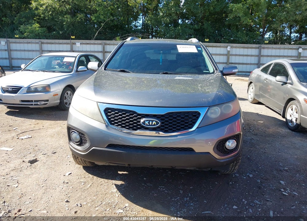 2011 KIA SORENTO VIN: 5XYKT4A11BG005445
