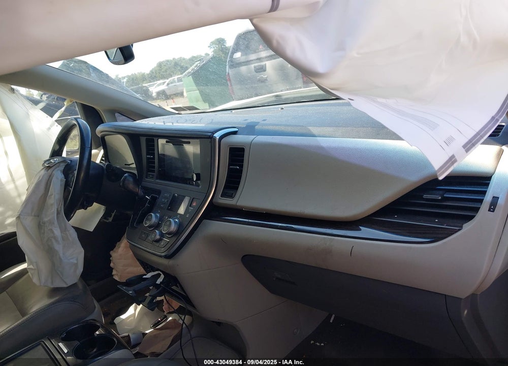 2015 TOYOTA SIENNA XLE PREMIUM 8 PASSENGER VIN: 5TDYK3DC4FS531226