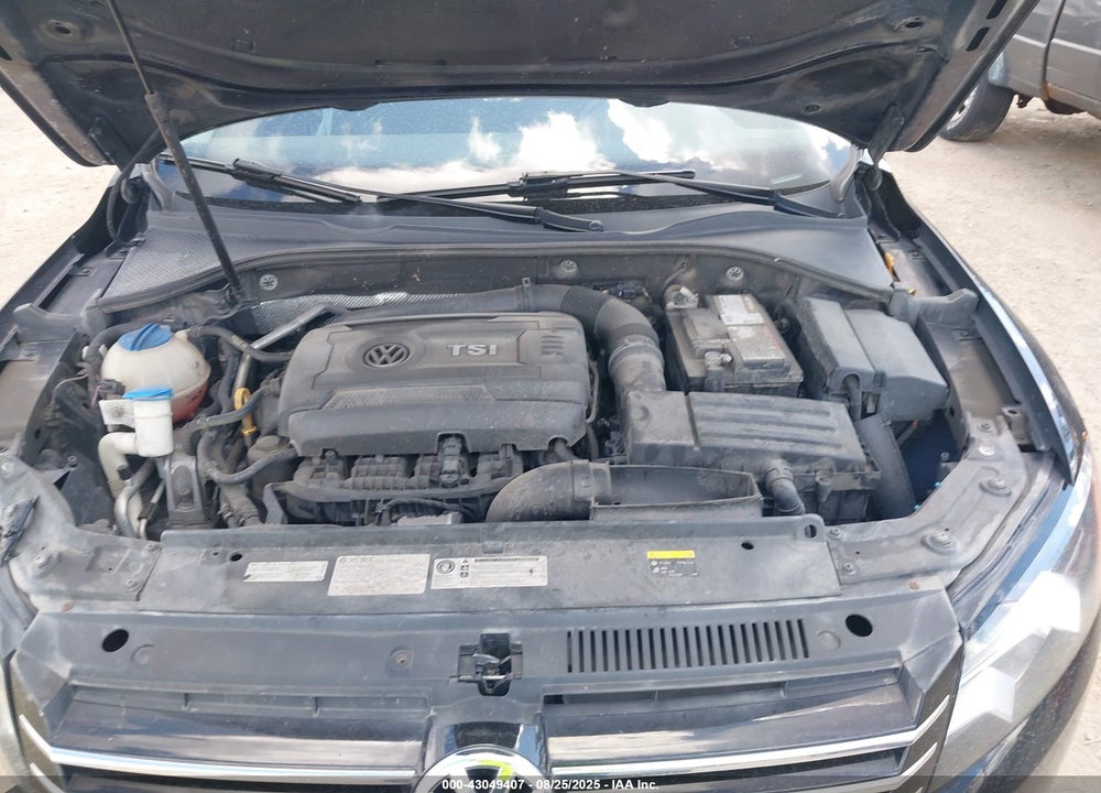 2015 VOLKSWAGEN PASSAT 1.8T S VIN: 1VWAT7A33FC014802