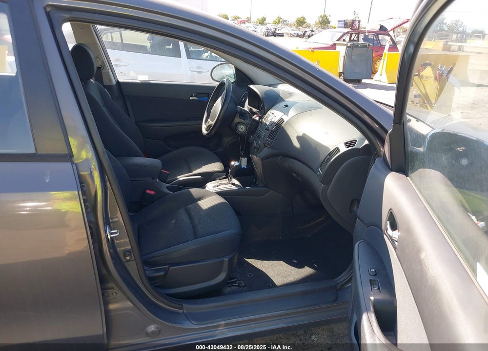 2009 HYUNDAI ELANTRA TOURING VIN: KMHDC86E09U039070
