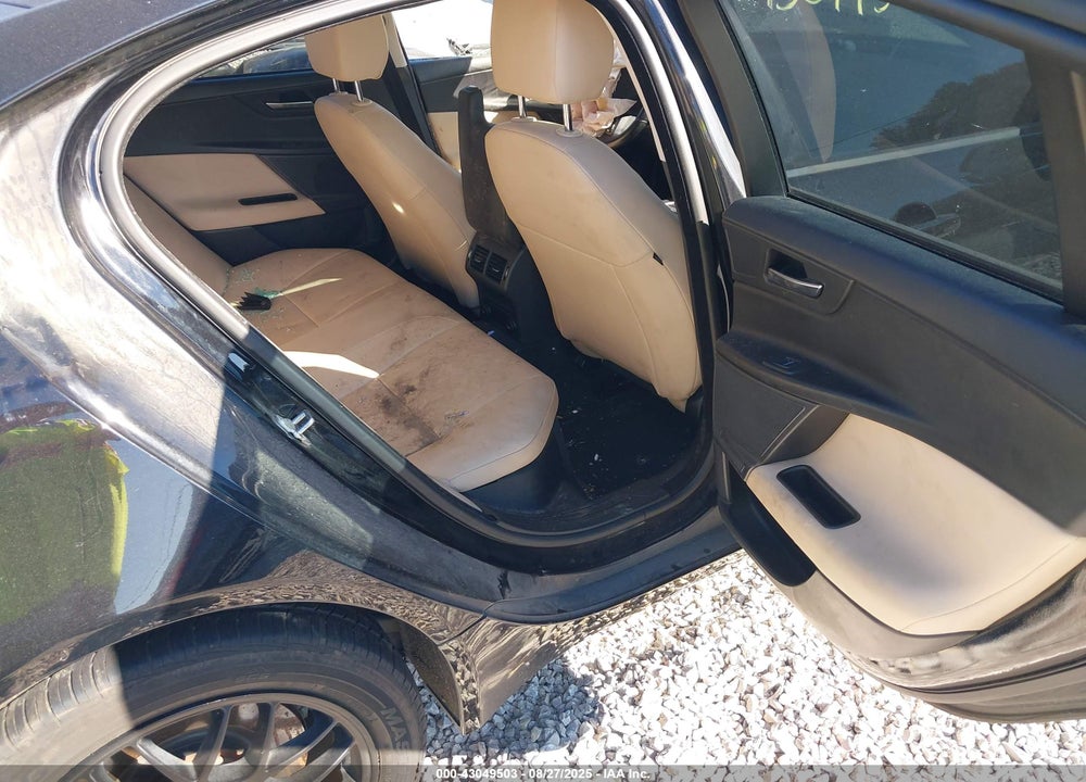 2017 JAGUAR XE VIN: SAJAR4BG3HA969505