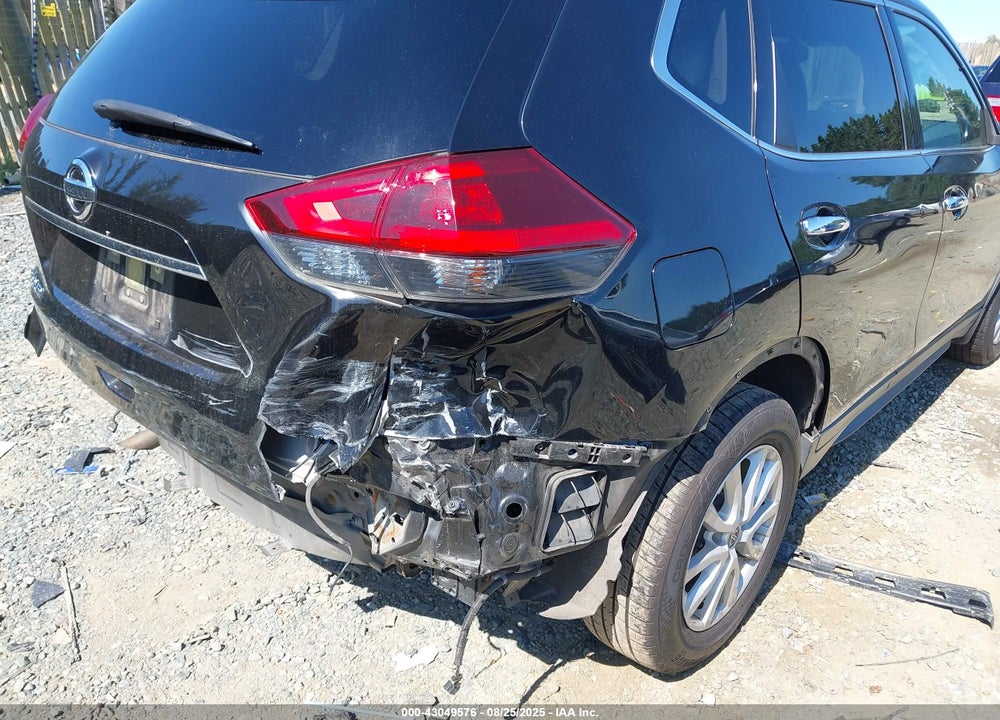 2018 NISSAN ROGUE SV VIN: JN8AT2MV1JW348180