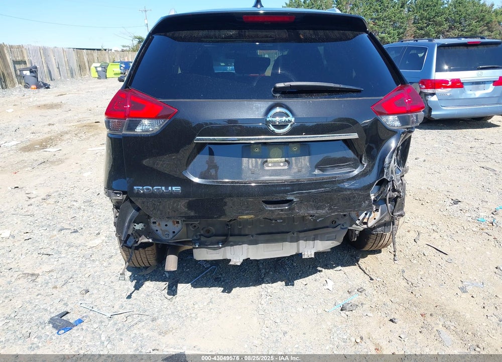 2018 NISSAN ROGUE SV VIN: JN8AT2MV1JW348180