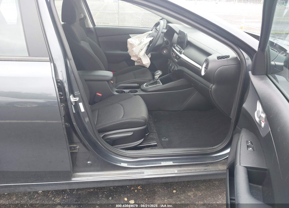 2023 KIA FORTE VIN: 3KPF24AD8PE555972