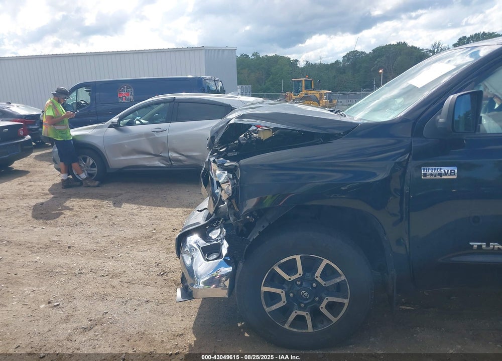2015 TOYOTA TUNDRA SR5 5.7L V8 VIN: 5TFUY5F18FX428454