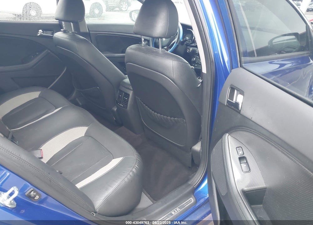 2011 KIA OPTIMA VIN: KNAGR4A65B5087203