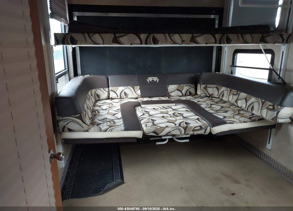 2011 KEYSTONE RAPTOR TOY HAULER SE VIN: 4YDF39131BR800154
