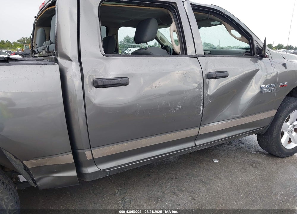 2013 RAM 1500 VIN: 1C6RR6KT2DS698975