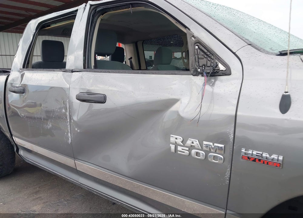 2013 RAM 1500 VIN: 1C6RR6KT2DS698975