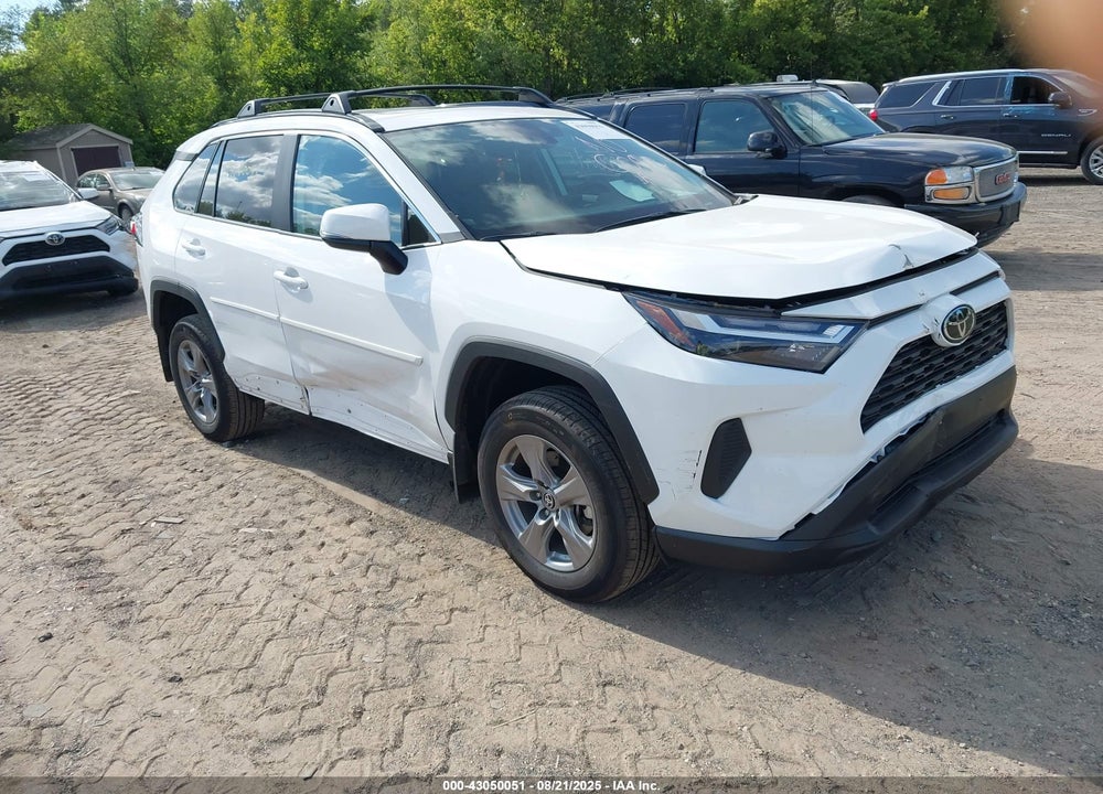 2024 TOYOTA RAV4 XLE VIN: 2T3P1RFV7RW485149