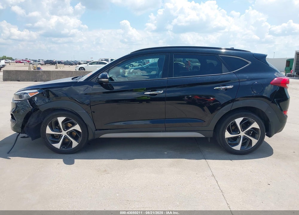2017 HYUNDAI TUCSON VIN: KM8J33A22HU365437