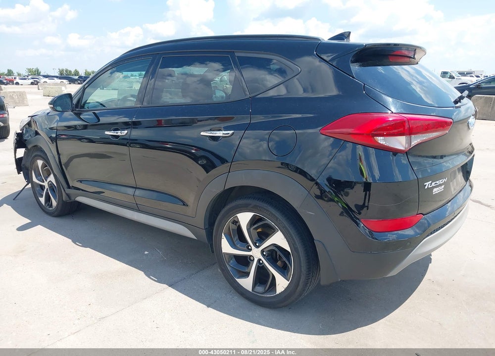 2017 HYUNDAI TUCSON VIN: KM8J33A22HU365437