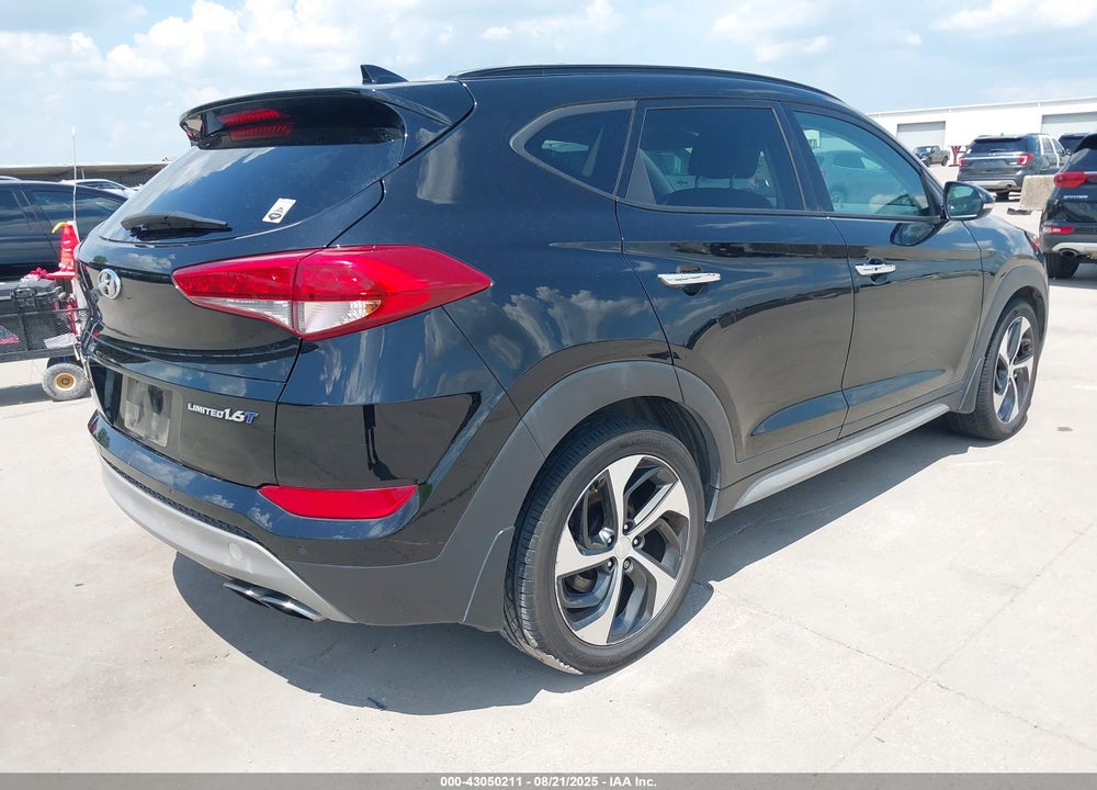 2017 HYUNDAI TUCSON VIN: KM8J33A22HU365437