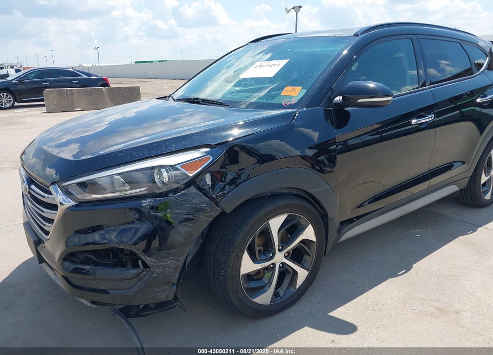 2017 HYUNDAI TUCSON VIN: KM8J33A22HU365437