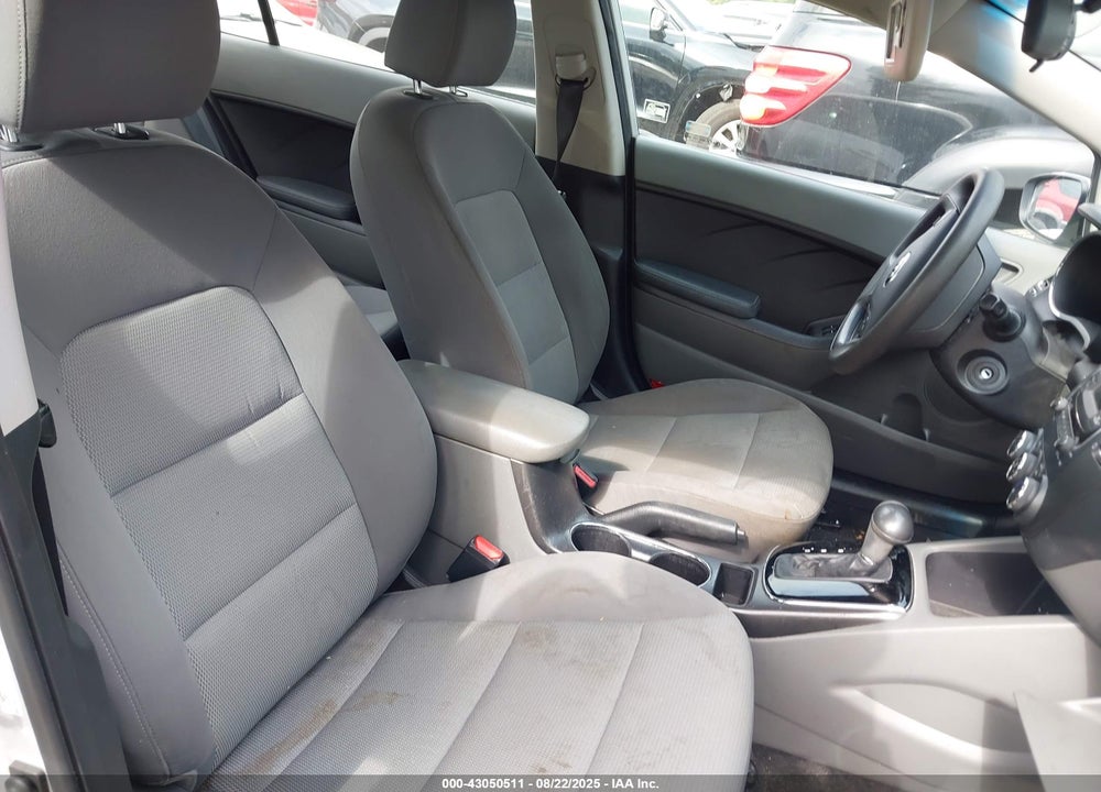 2017 KIA FORTE VIN: 3KPFK4A76HE006752