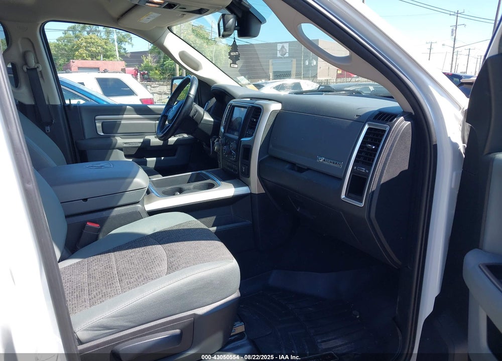 2018 RAM 1500 BIG HORN 4X4 5'7 BOX VIN: 3C6RR7LG2JG196834