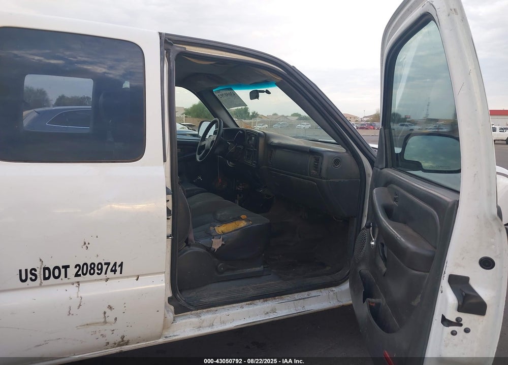 2004 CHEVROLET SILVERADO 2500HD WORK TRUCK VIN: 1GCHC29UX4E153487