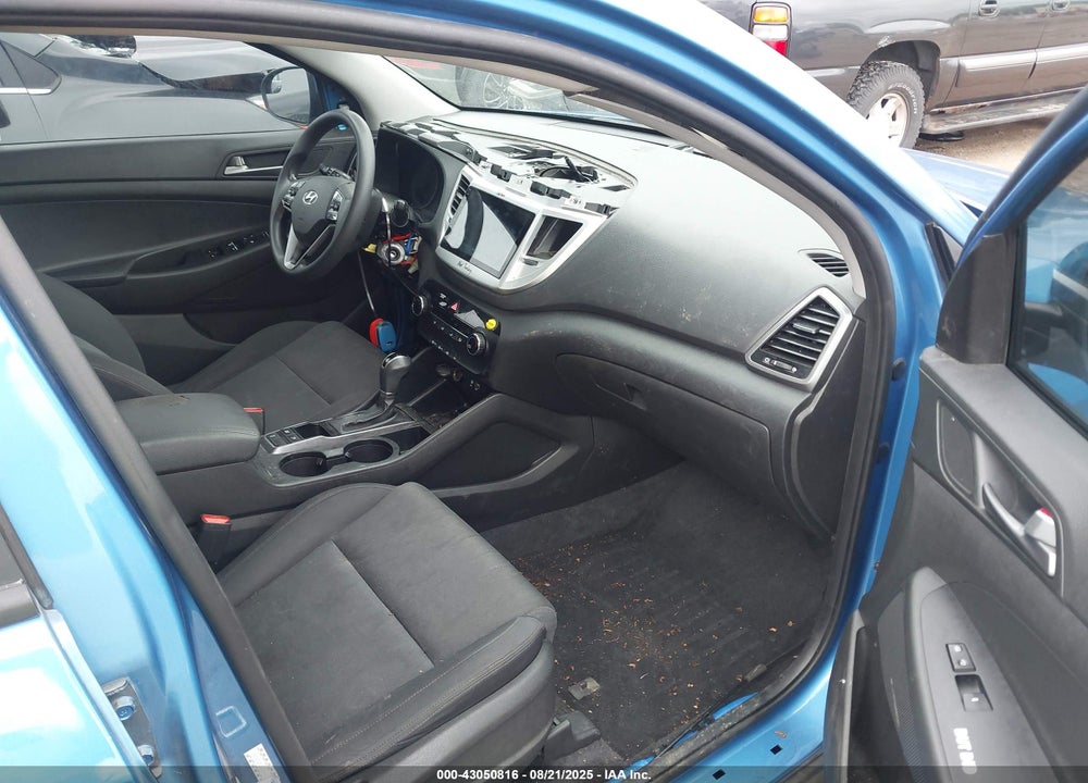 2017 HYUNDAI TUCSON VIN: KM8J3CA42HU518495