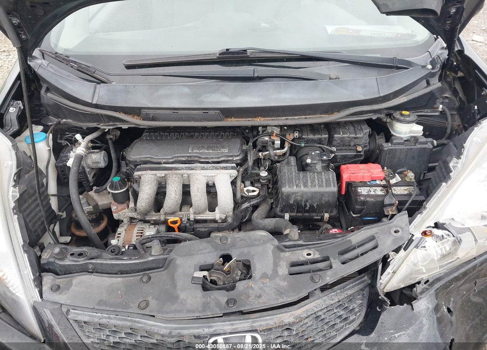 2013 HONDA FIT VIN: JHMGE8H32DC047157