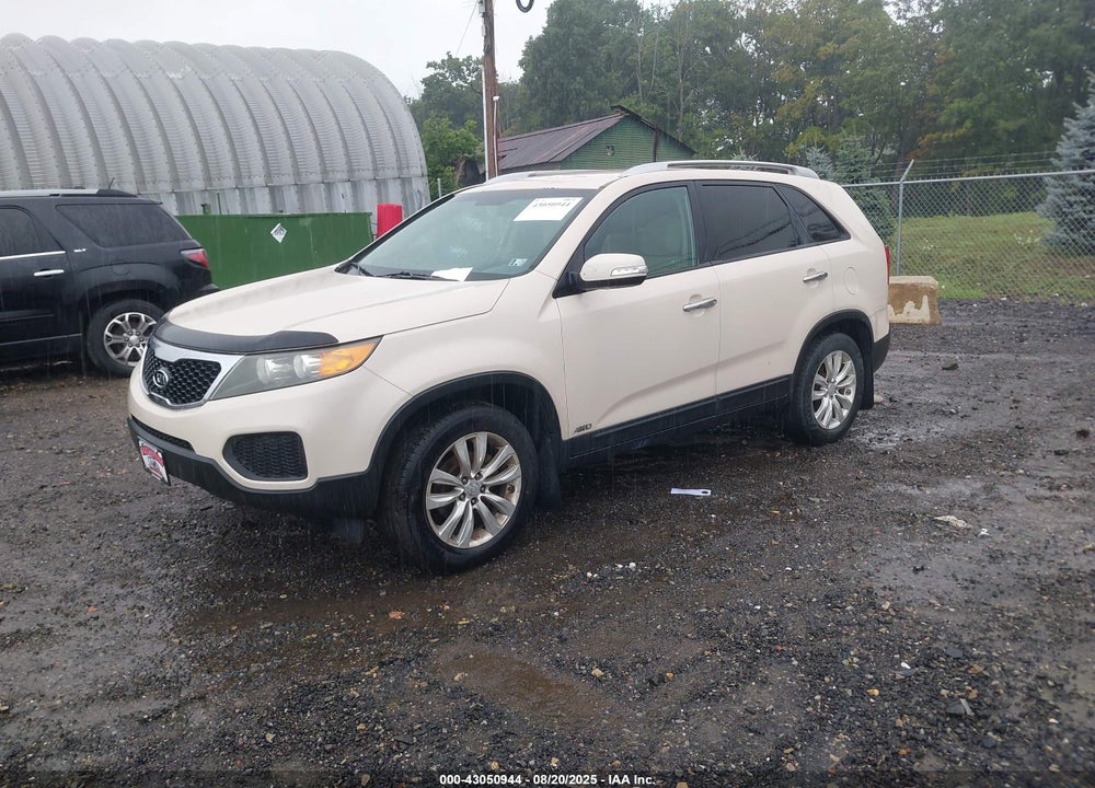 2011 KIA SORENTO VIN: 5XYKTDA23BG100419