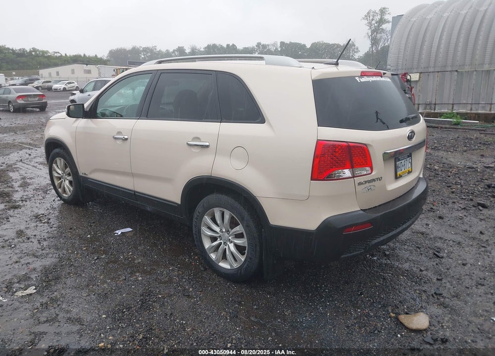 2011 KIA SORENTO VIN: 5XYKTDA23BG100419